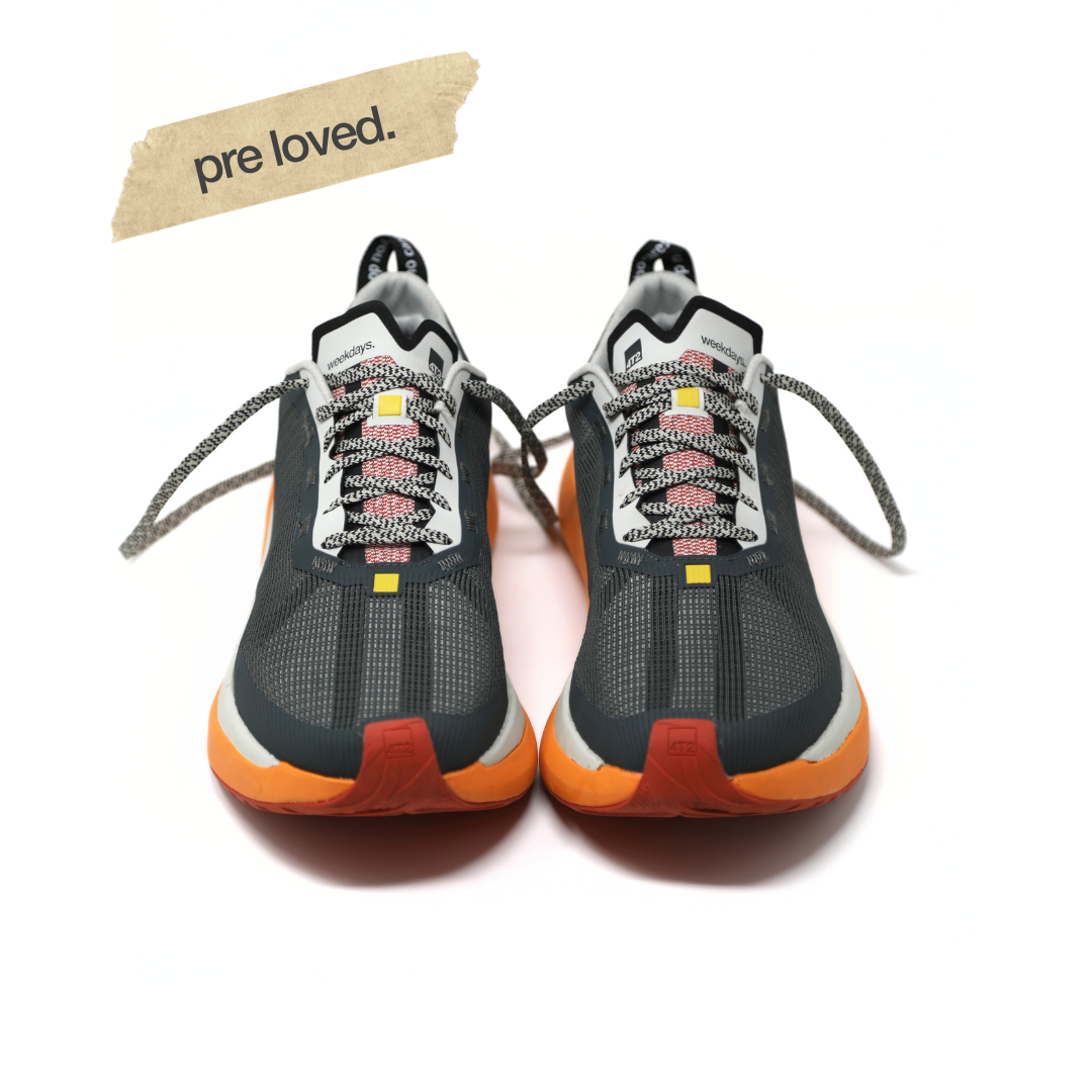 weekdays, pre loved.