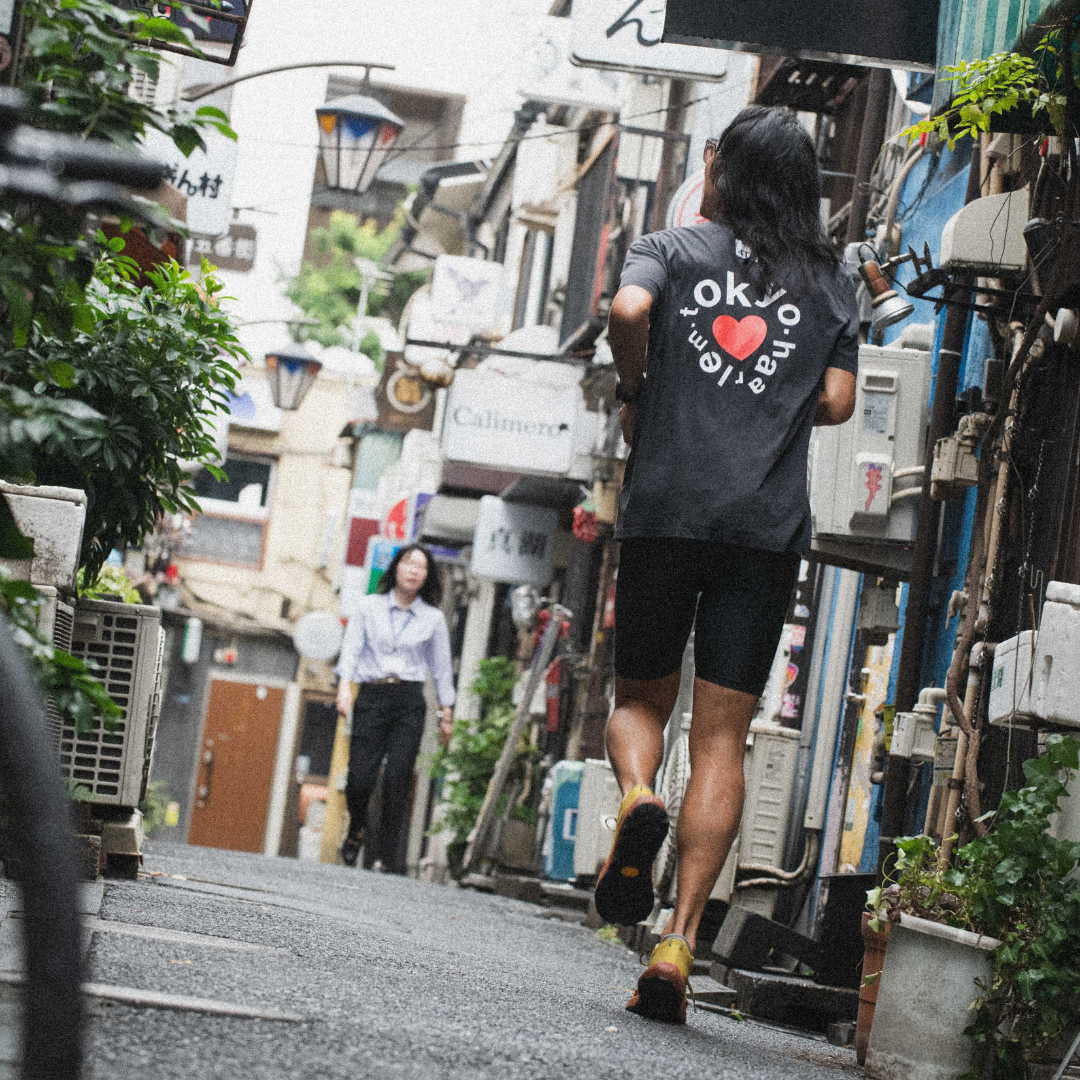 tee downbeat running, tokyo love on vintage black, archive.